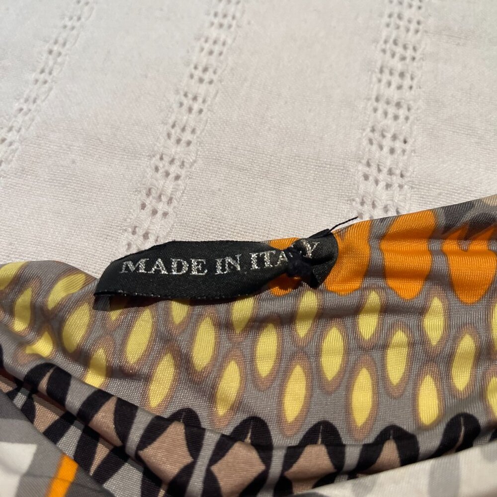 One shoulder layered top size L yellow orange black white from Italy - Picture 8 of 8